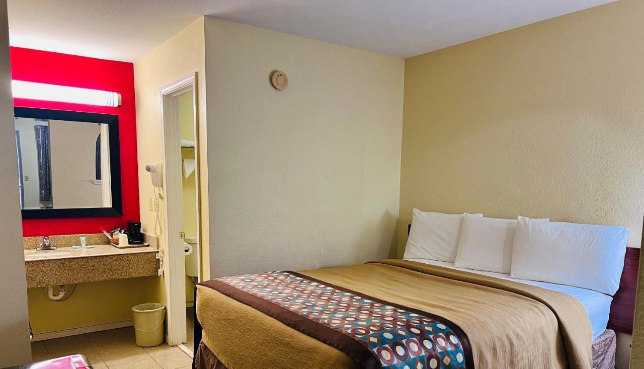 Suite 16 Motel Gore Εξωτερικό φωτογραφία